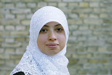 Asmaa Abdol-Hamid drømmer om en dag at flytte i hus i barndomsbyen. Foto: Enhedslisten