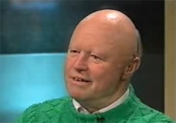 Henrik Voldborg er glad for at bo i Søllerød, men knapt så begejstret for hundeluftere, der lader deres vovser besørge i hans indkørsel. Foto: DR