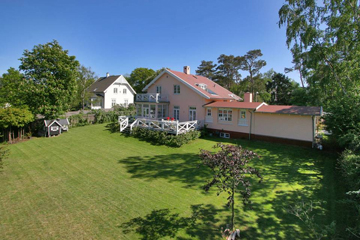 Dick Kaysø sælger denne villa i Hornbæk. Foto: Nybolig