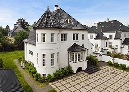 Caroline Flemings Hellerup-palæ er uhyre populært på Boliga. Foto: Moow2